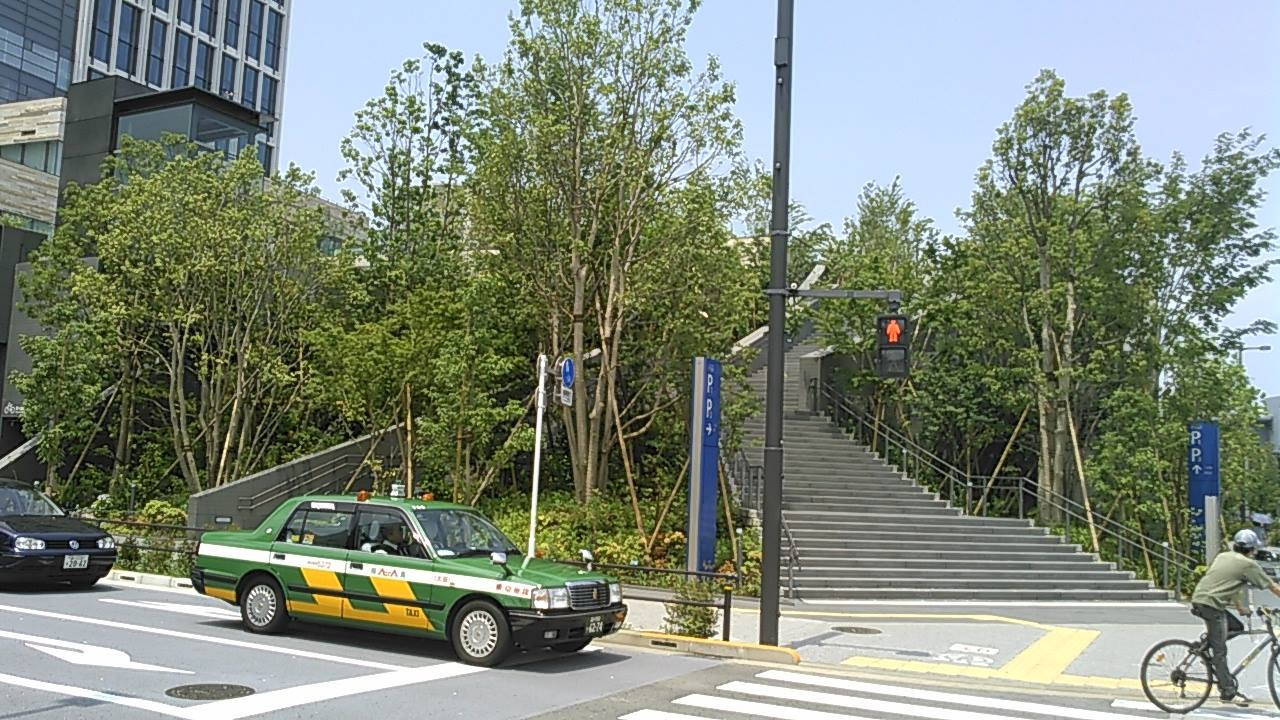 二子玉川商業施設屋上緑化・自動灌水工事